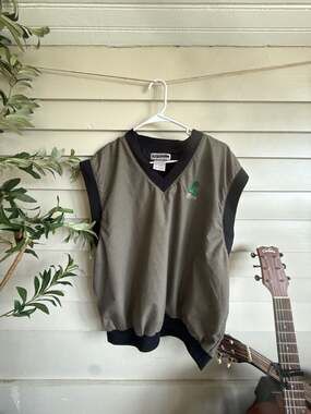 Inner Harbor Golf Collection The Ripple Embroidered V-Neck Pullover Golf Vest